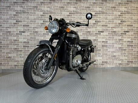 2020 Triumph Bonneville T120, чёрный, 945000 рублей, вид 2