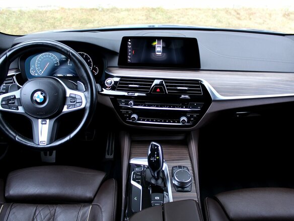 2018 BMW 5 серии 530d xDrive VII (G30/G31/G38), синий, 3650000 рублей - вид 11