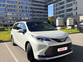 2025 Toyota Sienna IV, белый, 7900000 рублей, вид 2
