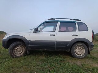 2014 Chevrolet Niva I Рестайлинг, белый, 380000 рублей, вид 4