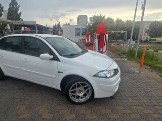 2008 Renault Megane II Рестайлинг, белый, 545000 рублей, вид 3
