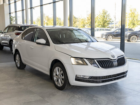 2019 Skoda Octavia III (A7) Рестайлинг, белый, 2240000 рублей, вид 1