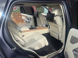 2023 Land Rover Range Rover P530 MHEV Long V, серый, 21000000 рублей, вид 3