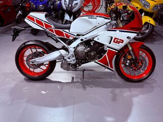 2024 Yamaha XSR900, красный, 915000 рублей, вид 5