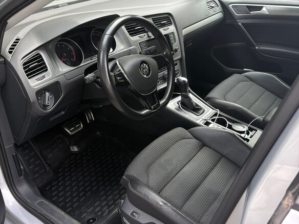 2014 Volkswagen Golf VII, серебристый, 1000000 рублей - вид 4