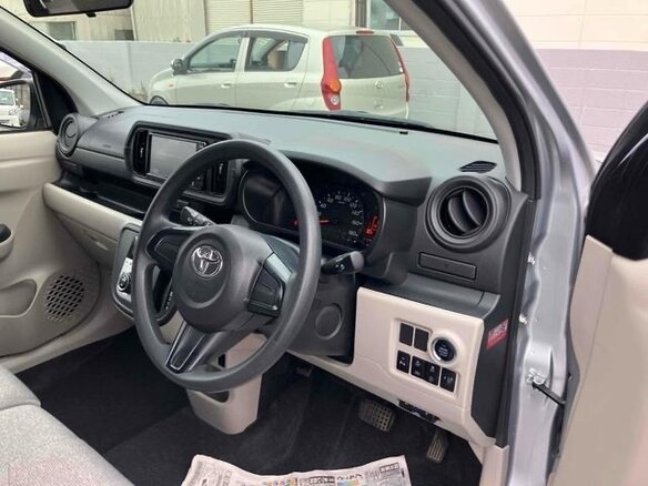 2020 Toyota Passo III Рестайлинг, серебристый, 650000 рублей - вид 17