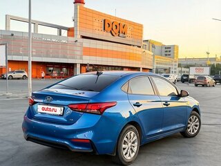 2017 Hyundai Solaris II, синий, 1310000 рублей, вид 2
