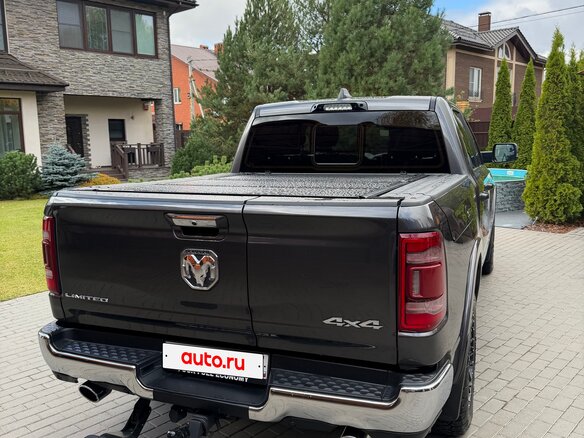 2021 Ram 1500 Crew Cab eTorque V, серый, 7500000 рублей - вид 3