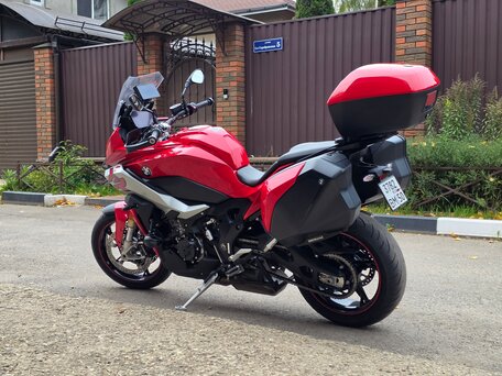 2021 BMW S 1000 XR, красный, 1777000 рублей, вид 4
