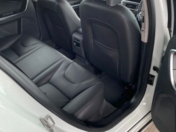 2015 Volvo V60 I Рестайлинг, белый, 1850000 рублей - вид 13