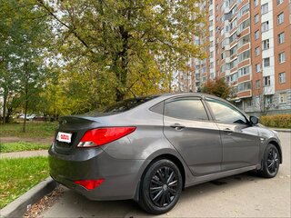 2016 Hyundai Solaris I Рестайлинг, серый, 730000 рублей, вид 4