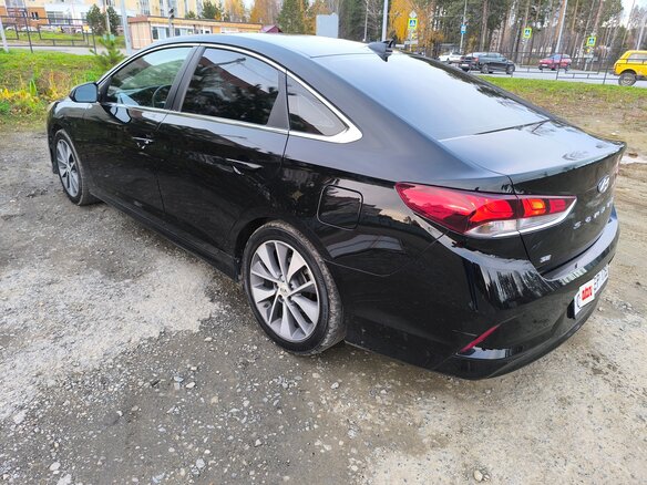 2018 Hyundai Sonata VII (LF) Рестайлинг, чёрный, 1600000 рублей - вид 2