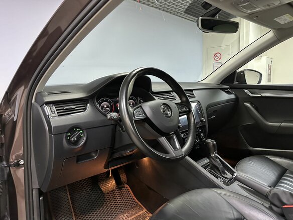 2019 Skoda Octavia III (A7) Рестайлинг, коричневый, 1720000 рублей - вид 14