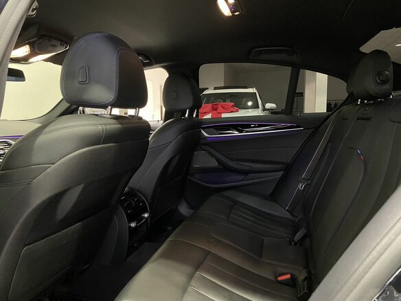 2019 BMW 5 серии M550d xDrive VII (G30/G31/G38), чёрный, 4639900 рублей - вид 27