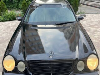 2001 Mercedes-Benz E-Класс 240 II (W210, S210) Рестайлинг, чёрный, 450000 рублей, вид 2