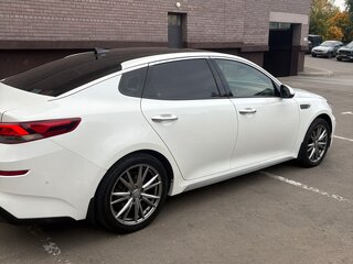 2018 Kia Optima IV Рестайлинг, белый, 1950000 рублей, вид 4