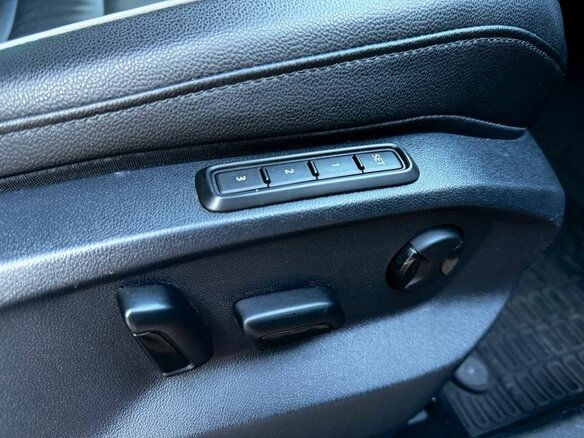2022 Volkswagen Tiguan II Рестайлинг, чёрный, 2425000 рублей - вид 15