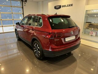 2020 Volkswagen Tiguan II, красный, 2490000 рублей, вид 2