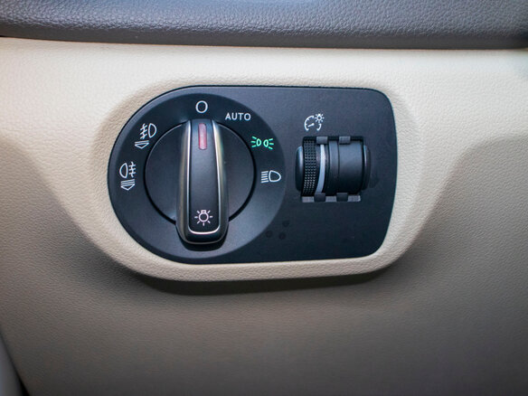 2012 Audi Q3 I (8U), синий, 1599000 рублей - вид 15
