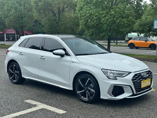 2021 Audi A3 Sportback 35 TFSI IV (8Y), белый, 1850000 рублей, вид 2