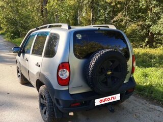 2015 Chevrolet Niva I Рестайлинг, серебристый, 670000 рублей, вид 5
