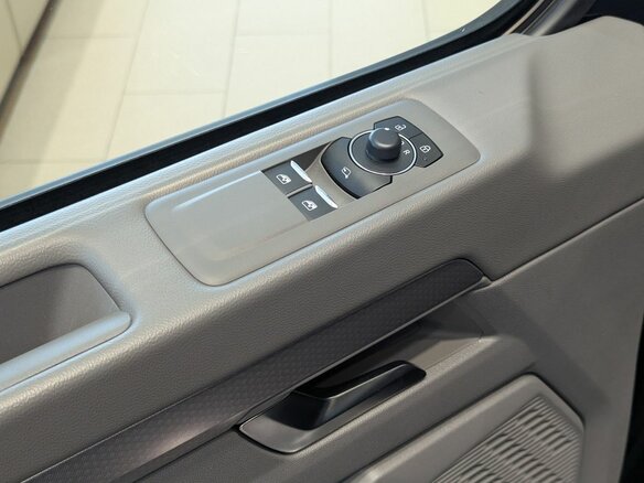 2025 Volkswagen Caravelle T7, чёрный, 10490000 рублей - вид 9