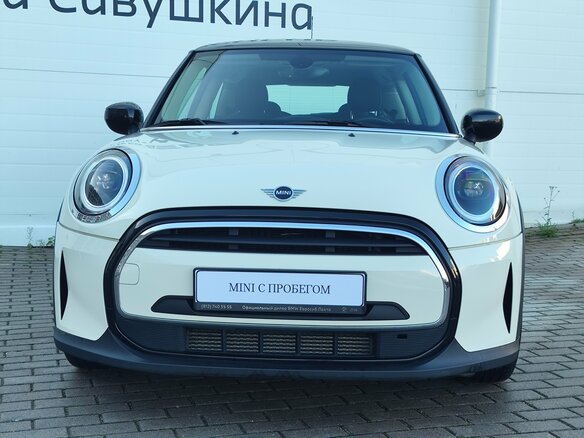 2021 Mini Hatch Cooper III (F55/F56) Рестайлинг 2, белый, 2765000 рублей - вид 2