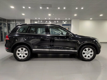 2010 Volkswagen Touareg II, чёрный, 1700000 рублей, вид 4