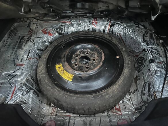 2003 Mazda 3 I (BK), красный, 330000 рублей - вид 15