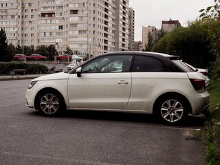 2012 Audi A1 I (8X), белый, 900000 рублей, вид 4