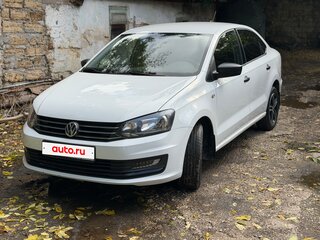 2017 Volkswagen Polo V Рестайлинг, белый, 1100000 рублей, вид 2