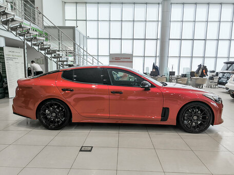 2018 Kia Stinger I, красный, 2220000 рублей, вид 4