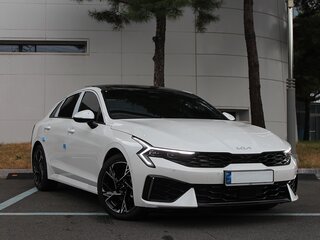 2026 Kia K5 III Рестайлинг, белый, 3690000 рублей, вид 2