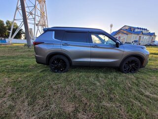 2022 Mitsubishi Outlander IV, серый, 2733354 рублей, вид 5
