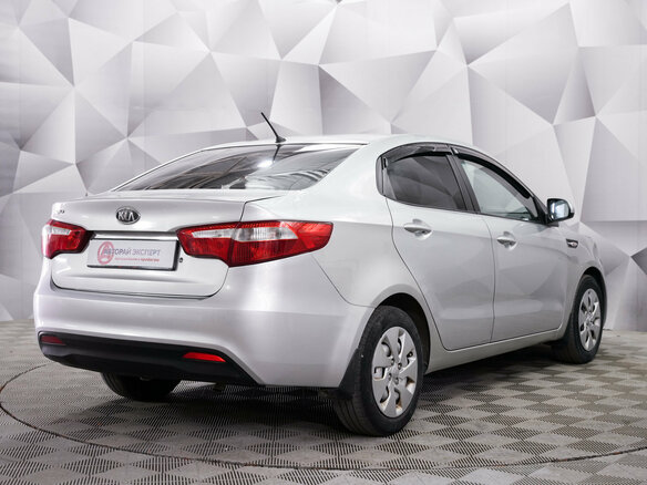 2012 Kia Rio III, серебристый, 730000 рублей - вид 4
