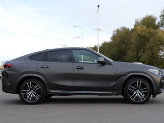 2021 BMW X6 40i III (G06), серый, 6452000 рублей, вид 4