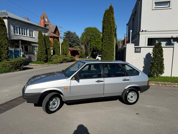 2004 Lada (ВАЗ) 21093i, серебристый, 500000 рублей - вид 34