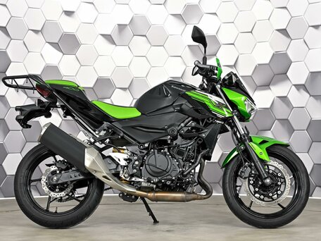 2025 Kawasaki Z 400, чёрный, 675000 рублей, вид 3