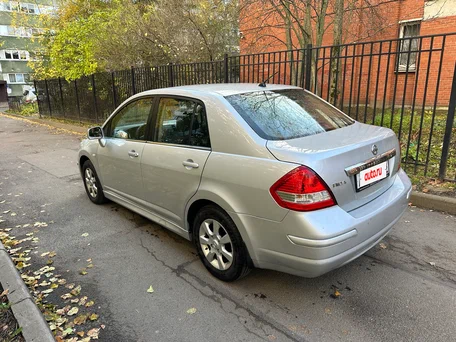 2012 Nissan Tiida I Рестайлинг, серебристый, 590000 рублей, вид 5