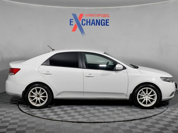 2011 Kia Cerato 5-speed II, белый, 555000 рублей - вид 4