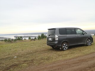 2011 Toyota Voxy II (R70) Рестайлинг, серый, 1200000 рублей, вид 2