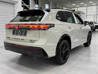 2026 Volkswagen Tiguan L Pro III (China Market), бежевый, 4949000 рублей, вид 4