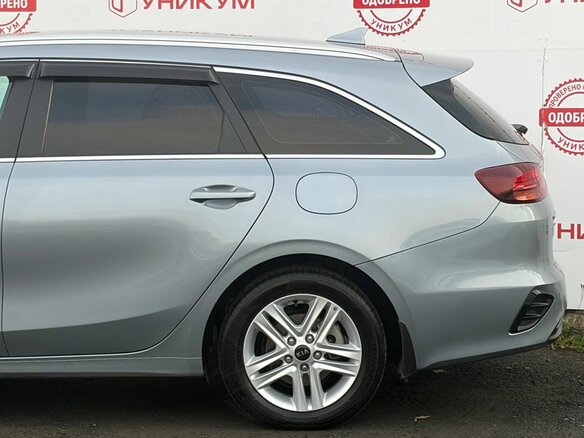 2021 Kia Ceed III, серый - вид 12