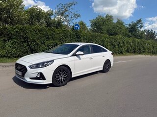 2017 Hyundai Sonata VII (LF) Рестайлинг, белый, 1300000 рублей, вид 1