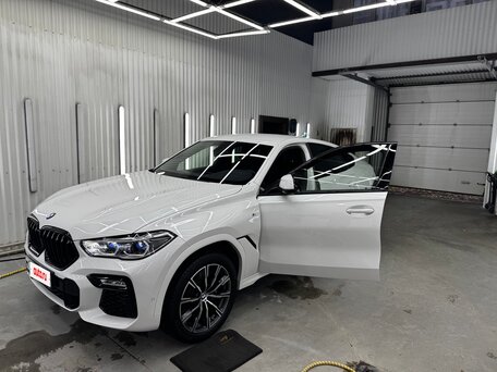 2021 BMW X6 40i III (G06), белый, 8590000 рублей, вид 3