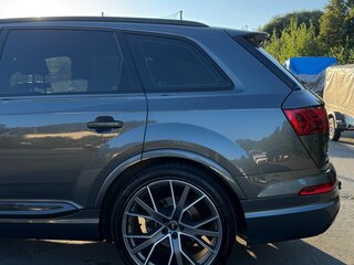 2017 Audi Q7 II (4M), серый, 3850000 рублей, вид 4