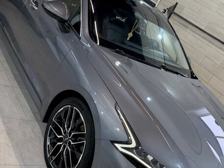 2023 Kia K5 III, серый, 3570000 рублей, вид 4