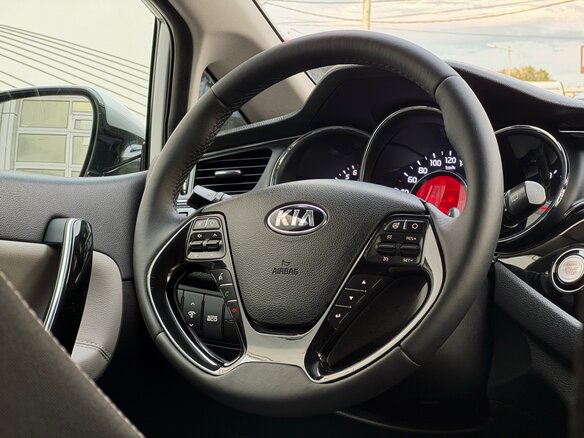 2015 Kia Ceed II Рестайлинг, серебристый, 1190000 рублей - вид 10
