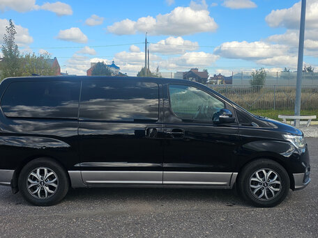 2019 Hyundai H-1, чёрный, 2700000 рублей, вид 4