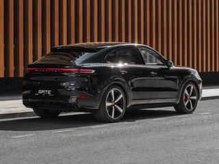 2025 Porsche Cayenne S Coupé III Рестайлинг, чёрный, 24822400 рублей, вид 2